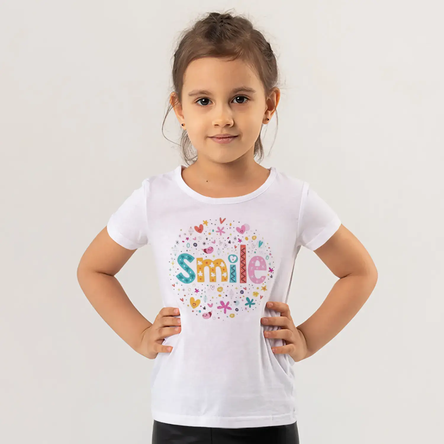 Smile Renkli Kalp ve Çiçek Süslemeli Daire Baskılı Kız Çocuk Tişörtü